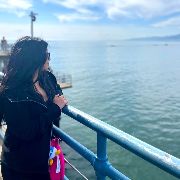 Meet your Posher, Ana - Picture 1 of 1